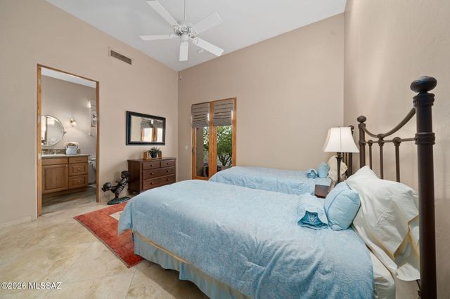 7573 E Crested Saguaro Place, Tucson, AZ 85750