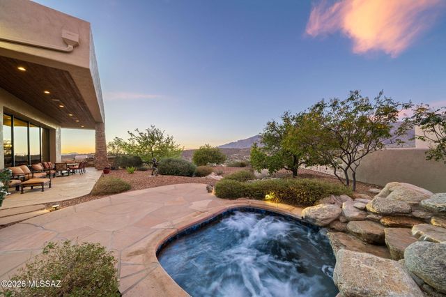 7573 E Crested Saguaro Place, Tucson, AZ 85750