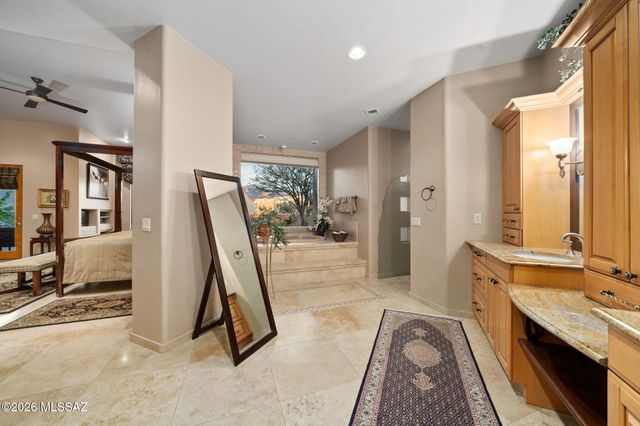 7573 E Crested Saguaro Place, Tucson, AZ 85750