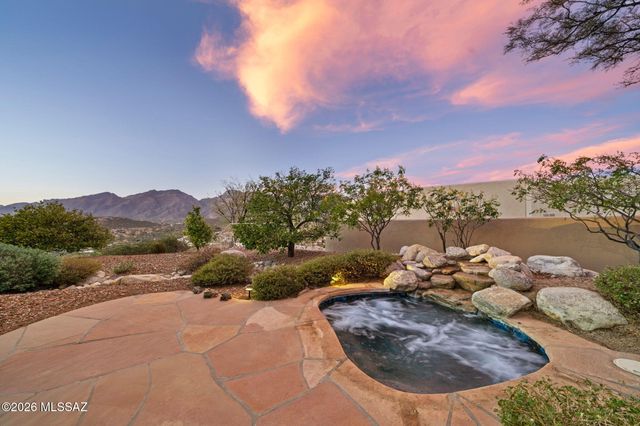 7573 E Crested Saguaro Place, Tucson, AZ 85750