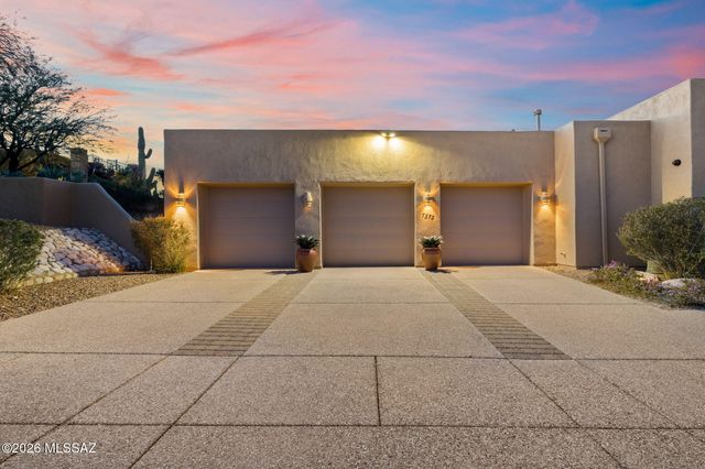 7573 E Crested Saguaro Place, Tucson, AZ 85750