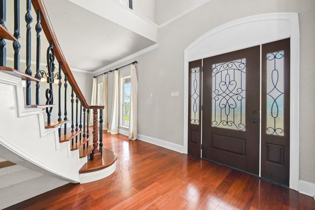 1175 Southern WAY, Luling, TX 78648