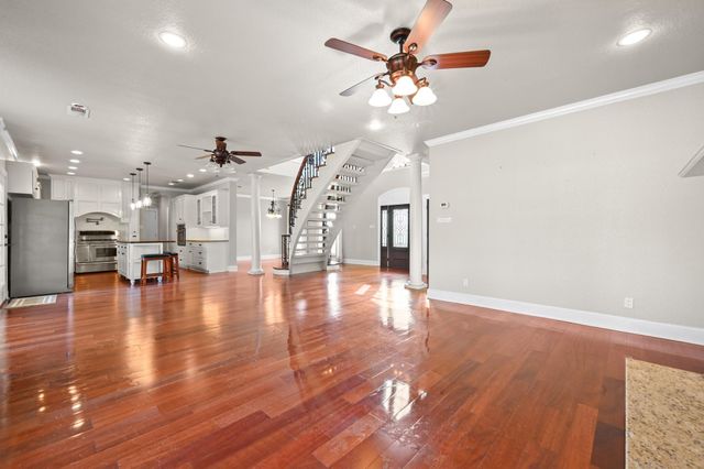 1175 Southern WAY, Luling, TX 78648
