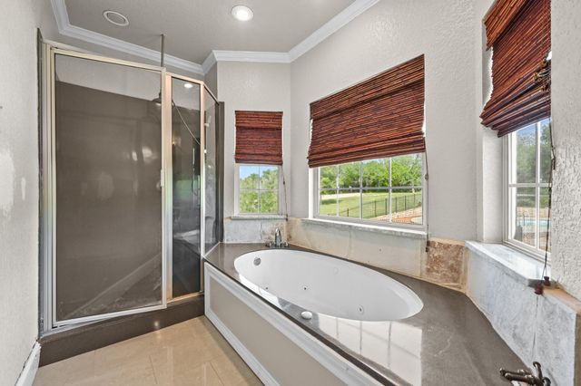 1175 Southern WAY, Luling, TX 78648