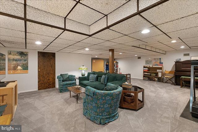 16 STURGES WAY, Princeton, NJ 08540