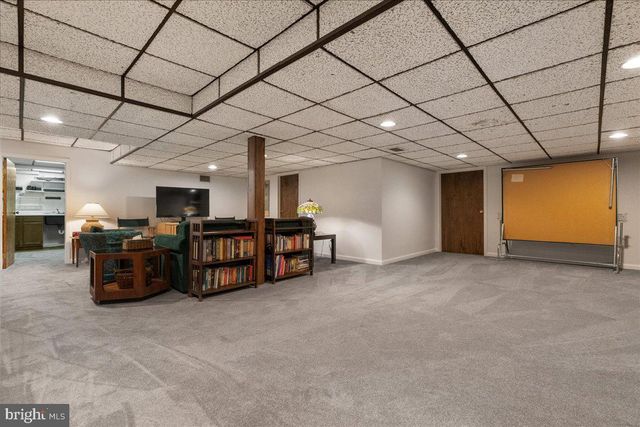 16 STURGES WAY, Princeton, NJ 08540
