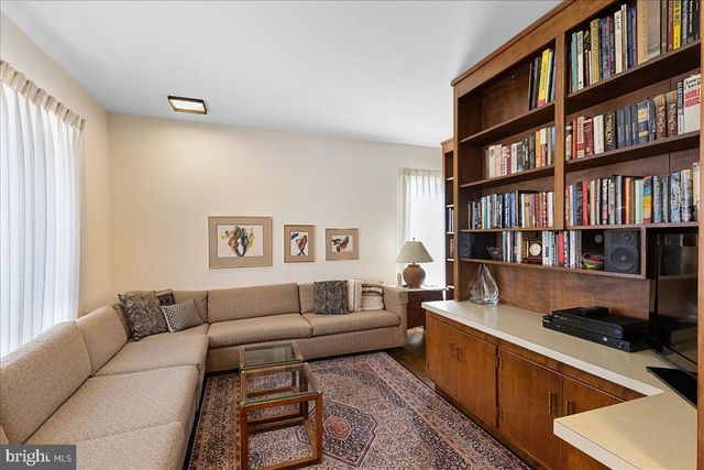 16 STURGES WAY, Princeton, NJ 08540