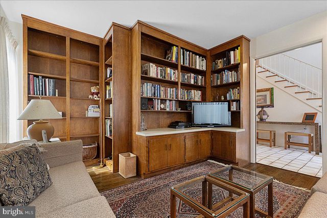 16 STURGES WAY, Princeton, NJ 08540