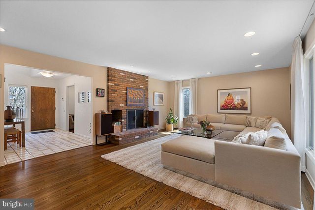 16 STURGES WAY, Princeton, NJ 08540