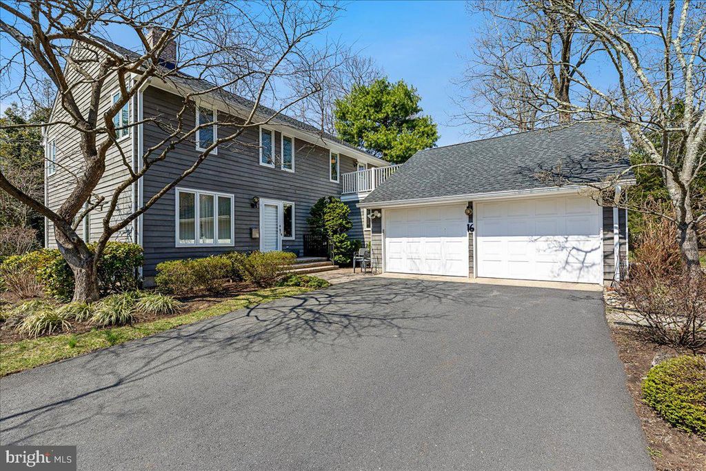 16 STURGES WAY, Princeton, NJ 08540