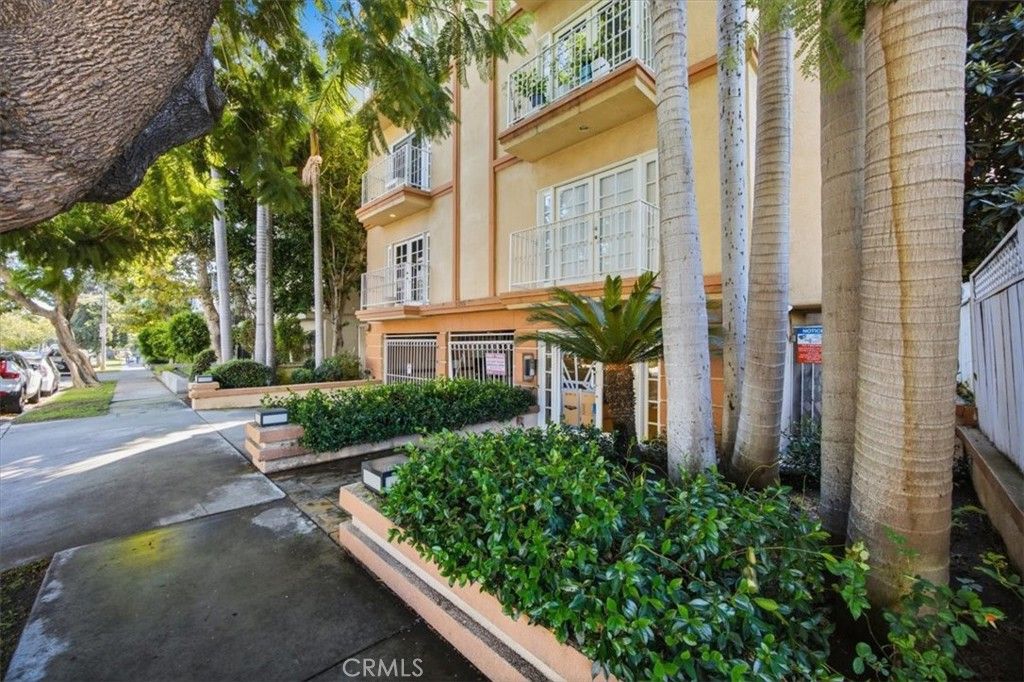 2205 S Bentley Avenue 102, Los Angeles, CA 90064 — photo 3