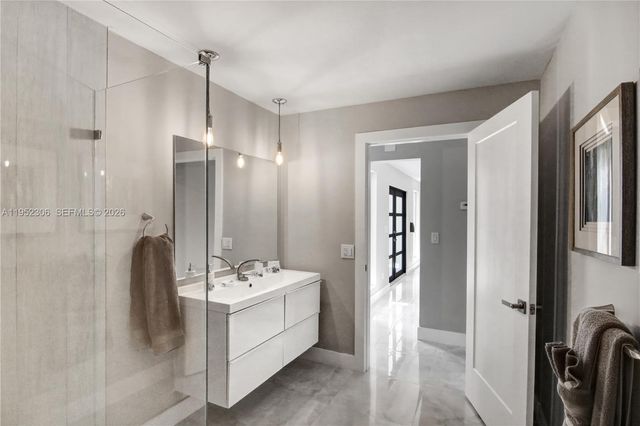 1245 Garfield St, Hollywood, FL 33019