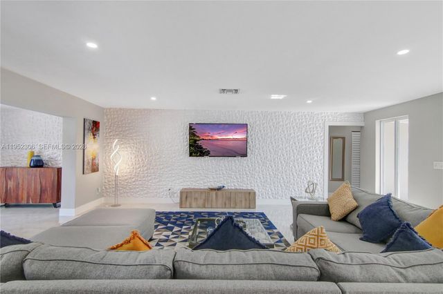 1245 Garfield St, Hollywood, FL 33019