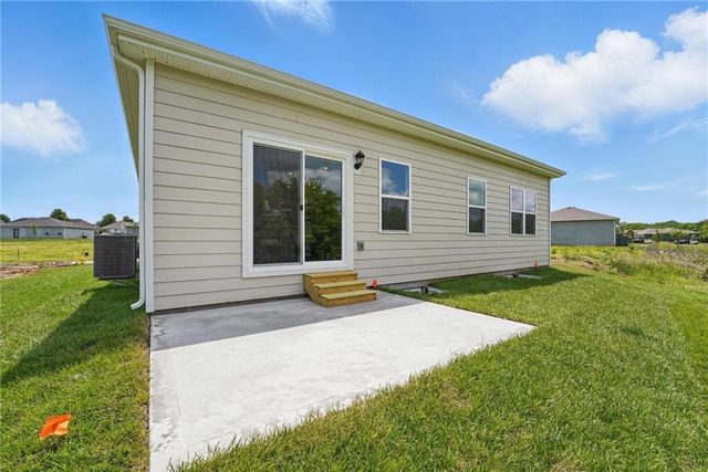 722 Fallen Leaf Drive, Belton, MO 64012