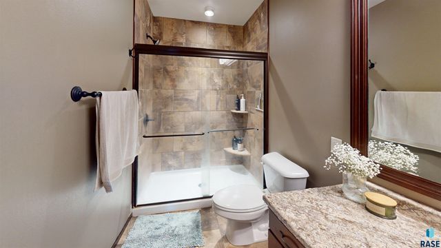 6226 S Badlands Ct Court, Sioux Falls, SD 57108