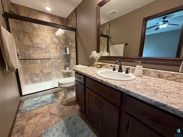 6226 S Badlands Ct Court, Sioux Falls, SD 57108