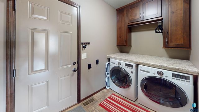 6226 S Badlands Ct Court, Sioux Falls, SD 57108