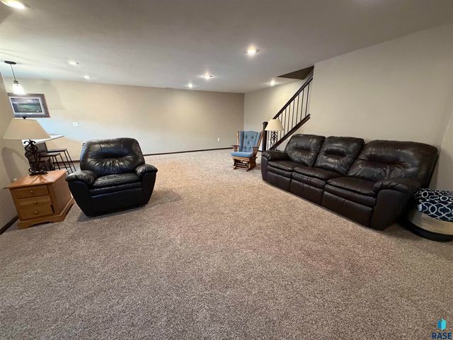 6226 S Badlands Ct Court, Sioux Falls, SD 57108