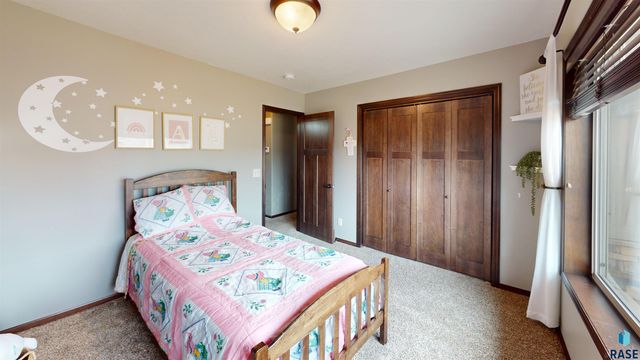 6226 S Badlands Ct Court, Sioux Falls, SD 57108