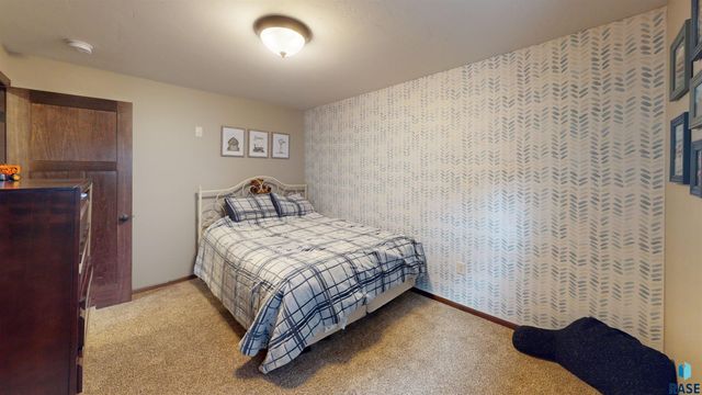 6226 S Badlands Ct Court, Sioux Falls, SD 57108