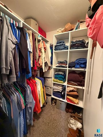 6226 S Badlands Ct Court, Sioux Falls, SD 57108