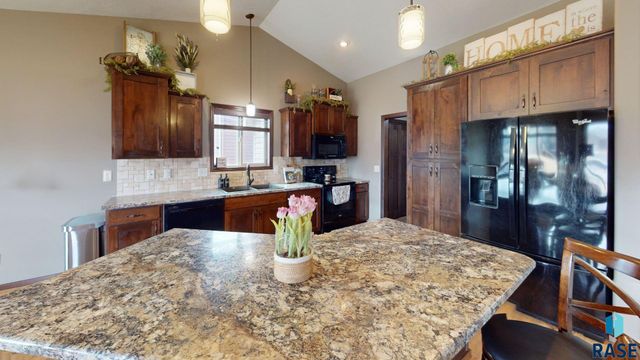 6226 S Badlands Ct Court, Sioux Falls, SD 57108