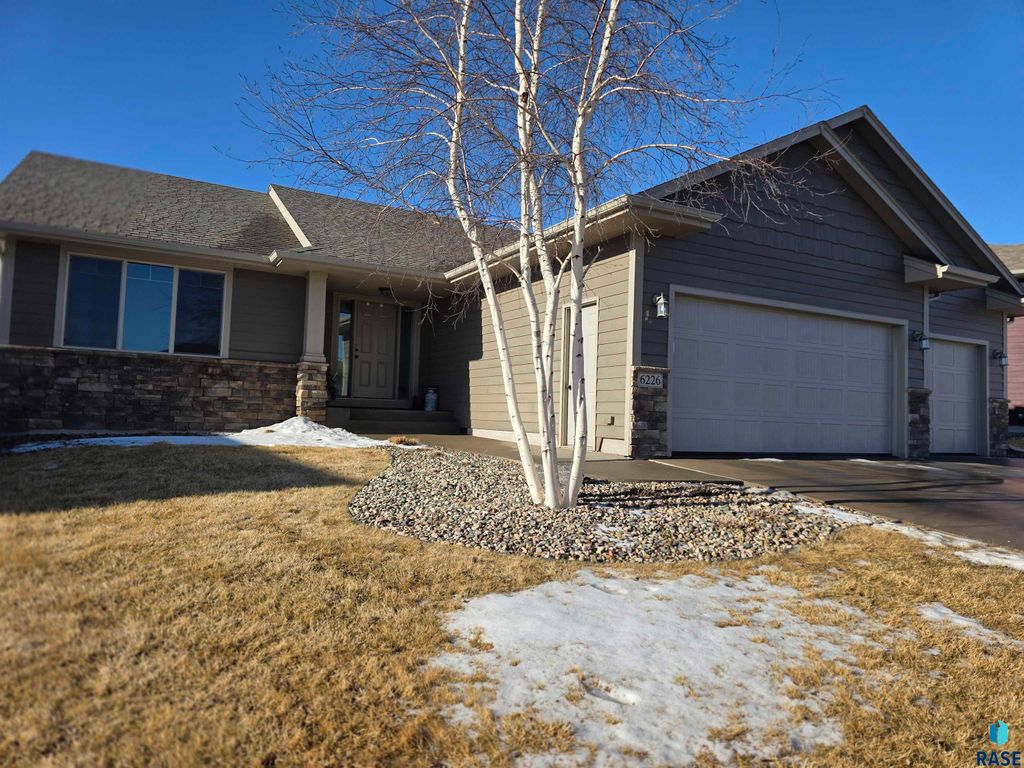 6226 S Badlands Ct Court, Sioux Falls, SD 57108