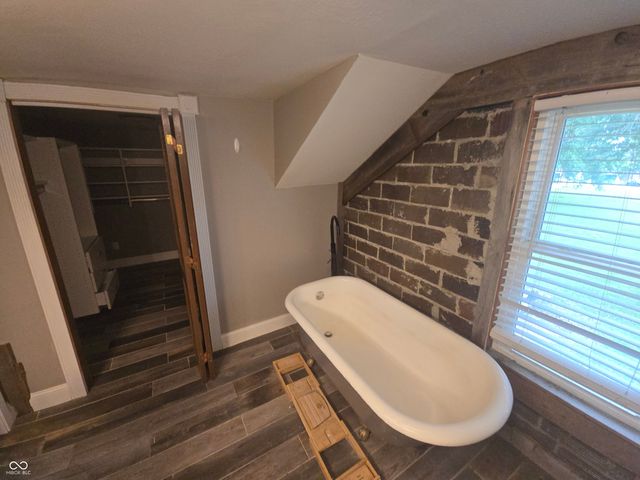 5210 W Southport Road, Indianapolis, IN 46221