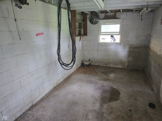 5210 W Southport Road, Indianapolis, IN 46221