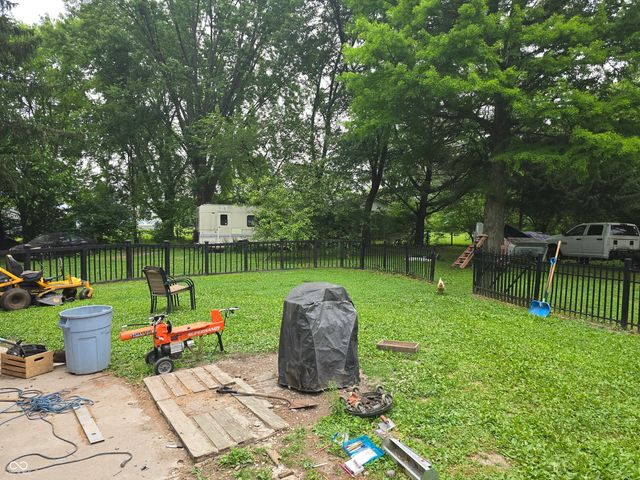 5210 W Southport Road, Indianapolis, IN 46221
