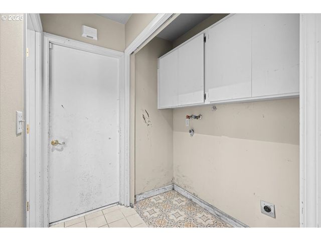 17427 Sw RIVENDELL Dr, Portland, OR 97224