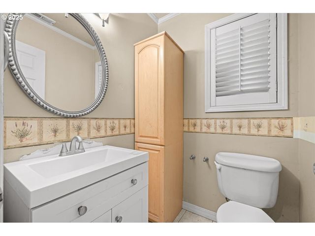 17427 Sw RIVENDELL Dr, Portland, OR 97224