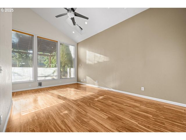 17427 Sw RIVENDELL Dr, Portland, OR 97224