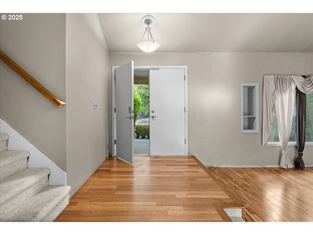 17427 Sw RIVENDELL Dr, Portland, OR 97224