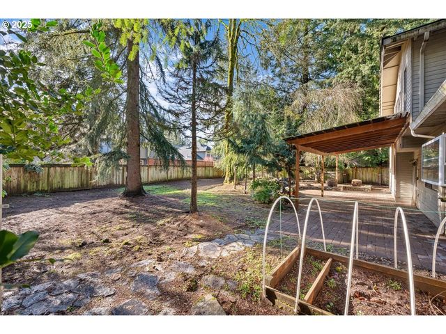 17427 Sw RIVENDELL Dr, Portland, OR 97224