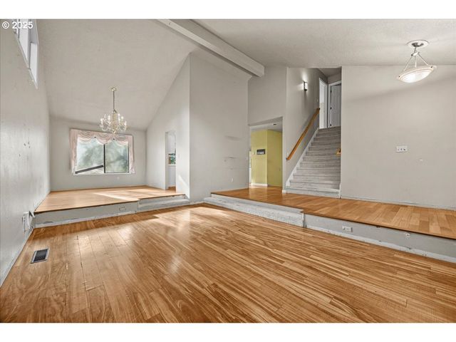 17427 Sw RIVENDELL Dr, Portland, OR 97224