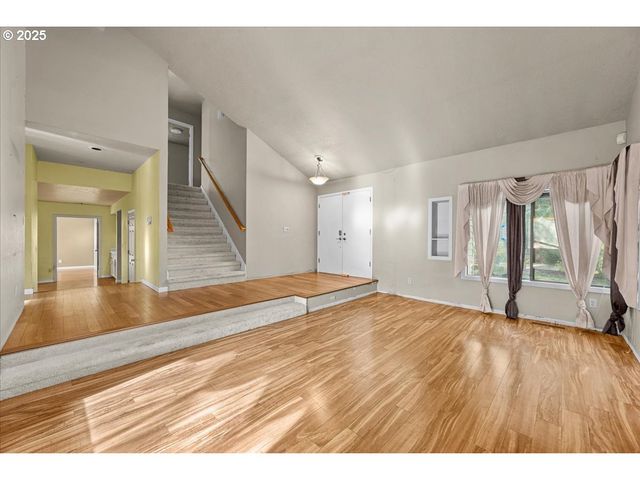 17427 Sw RIVENDELL Dr, Portland, OR 97224