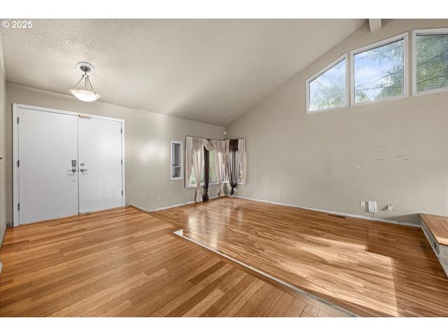 17427 Sw RIVENDELL Dr, Portland, OR 97224