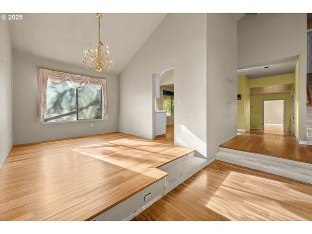 17427 Sw RIVENDELL Dr, Portland, OR 97224