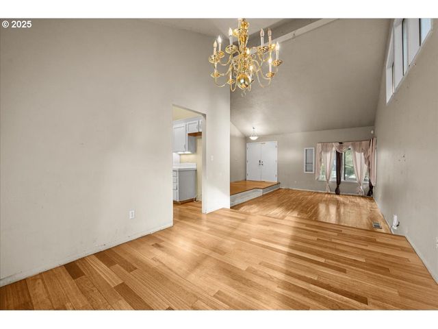 17427 Sw RIVENDELL Dr, Portland, OR 97224