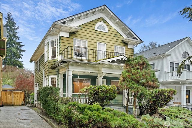 206 32nd Avenue, Seattle, WA 98122