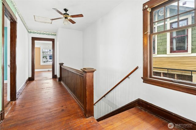 206 32nd Avenue, Seattle, WA 98122