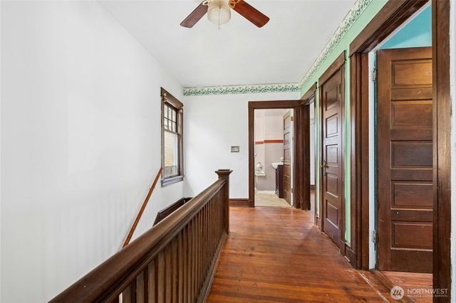 206 32nd Avenue, Seattle, WA 98122