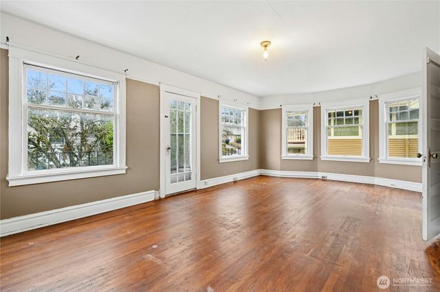 206 32nd Avenue, Seattle, WA 98122