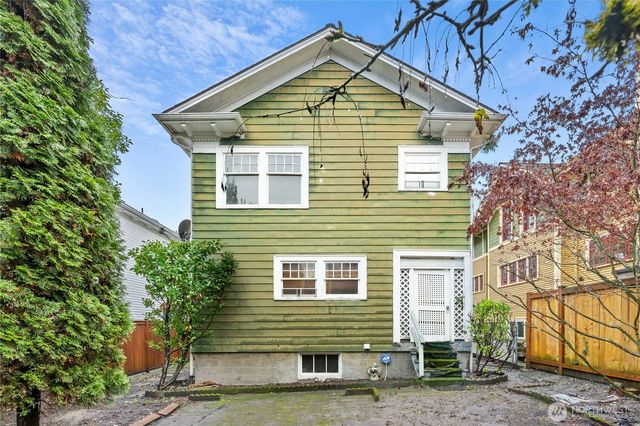 206 32nd Avenue, Seattle, WA 98122