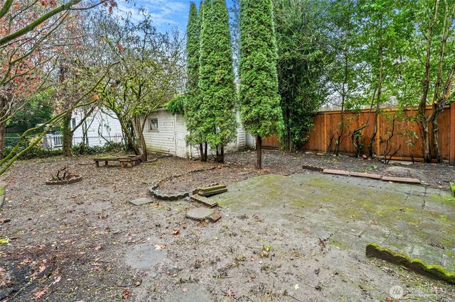 206 32nd Avenue, Seattle, WA 98122