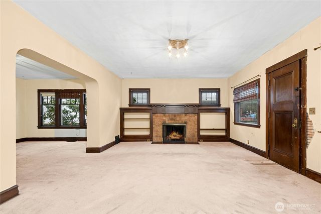 206 32nd Avenue, Seattle, WA 98122