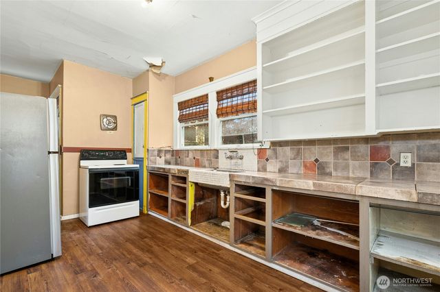 206 32nd Avenue, Seattle, WA 98122