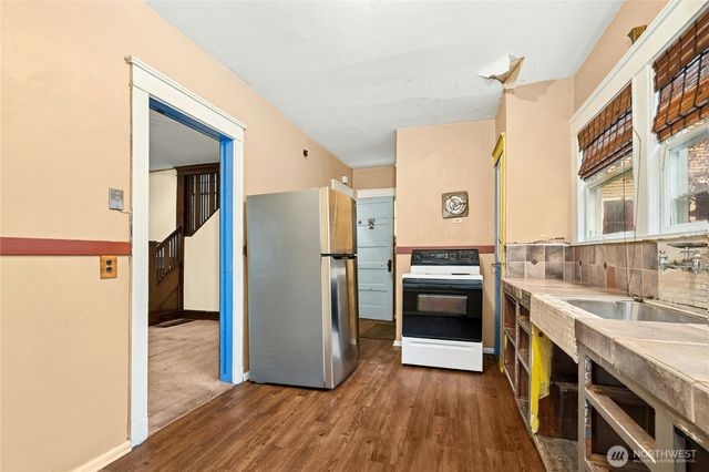 206 32nd Avenue, Seattle, WA 98122