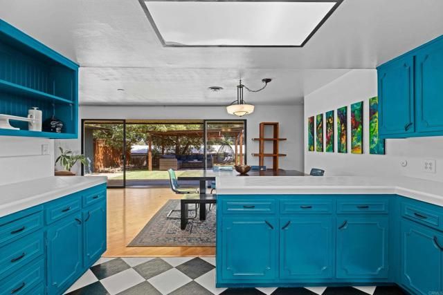 111 Avocado, Escondido, CA 92025